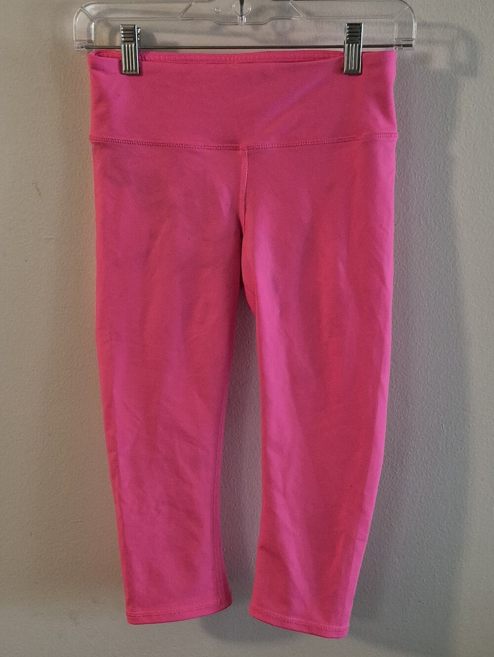 Xs) ALO YOGA Hot Pink Crop Leggings
